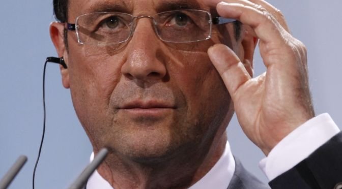 Jean-Yves Ollivier critique la diplomatie française